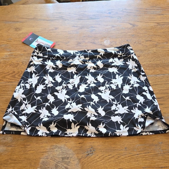 Tranquility Black and White Mini Skater Skirt.  F - Picture 3 of 5